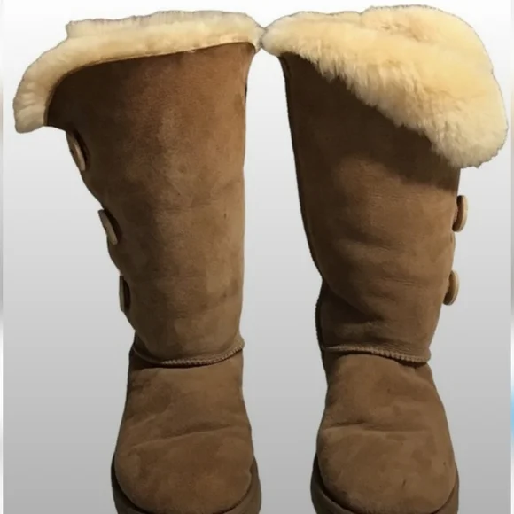 Ugg Bailey 3 Button Tall Boots Tripple Buttons Boot Sheepskin Shearling 8 Uggs - Picture 9 of 9